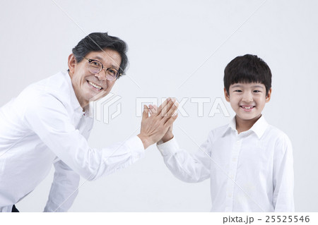 My grandfather and grandson 074 25525546