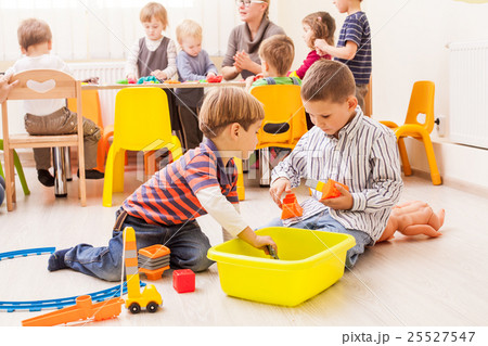Games for children  25527547