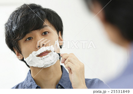 ひげ剃り シェービングフォーム 25531849