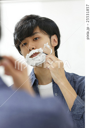 ひげ剃り シェービングフォーム 25531857