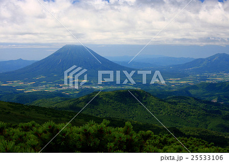 真夏の無意根山から見る羊蹄山 真夏の無意根山から見る羊蹄山 25533106