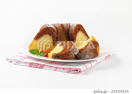 sliced marble bundt cake 25535435