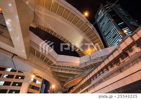 首都高速道路 西新宿ジャンクション 東京オペラシティー 夜景 首都高速道路 西新宿ジャンクション 東京オペラシティー 夜景 25543225