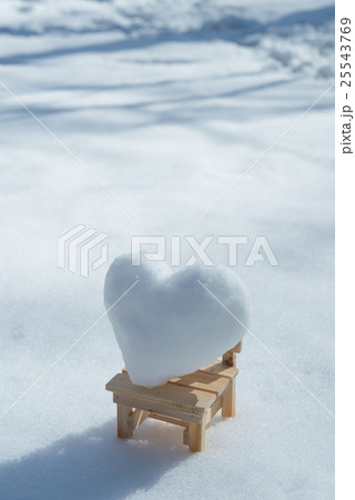 ハート型の雪 25543769