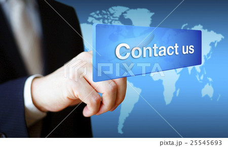 ボタンを押すビジネスマン（お問い合せ） 25545693