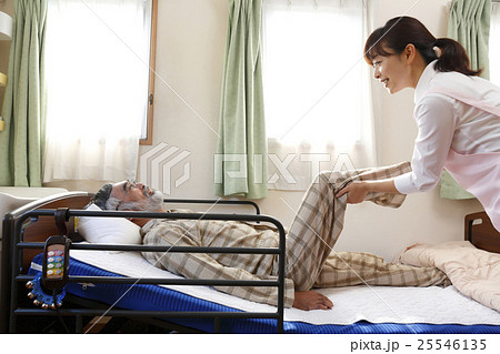 福祉　介護　グループホーム　デイサービス　デイケア　老人ホーム　マッサージ 25546135