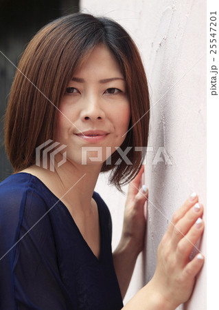 ３０代女性　ポートレート 25547201