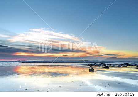 Moeraki Boulders on the Koekohe beach, New Zealand 25550418