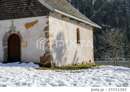 Beautiful small church set among the snow Beautiful small church set among the snow 25551362