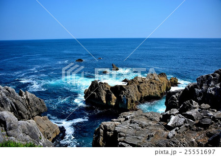 東北・唐桑半島・巨釜・半造　半造のトド岩（２） 25551697