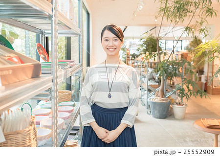 shopping complex　　　　　撮影協力：TENOHA DAIKANYAMA 25552909