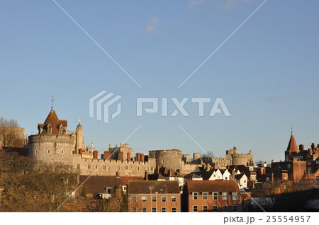 ウインザー城のある風景 25554957