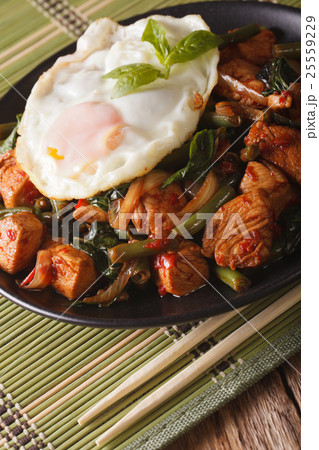 Thai chicken with basil, green beans Thai chicken with basil, green beans 25559229