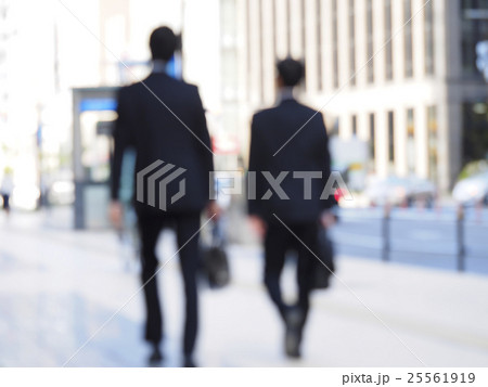 ビジネスマン・ボケ表現 25561919