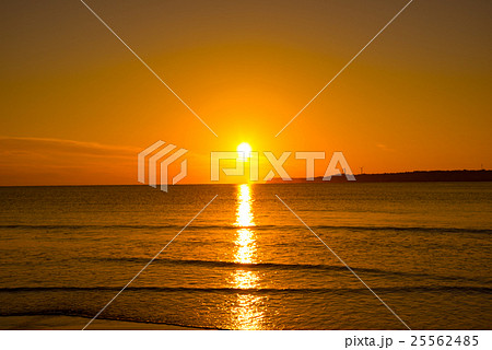 銚子マリーナからの屏風ヶ浦の夕日 25562485