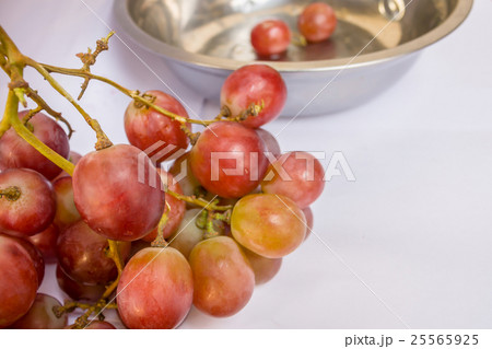 Red Grape On White 25565925