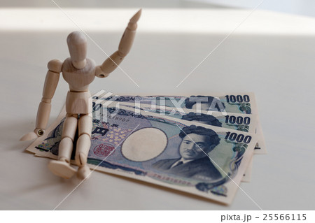 お金と人　千円札　3千円 25566115