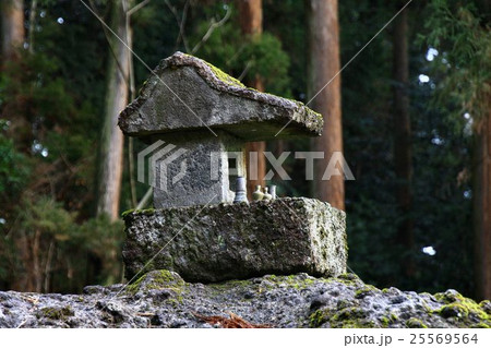 石の祠 石の祠 25569564