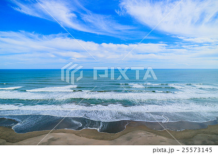 海 波 九十九里浜 木戸浜海水浴場周辺を空撮 海 波 九十九里浜 木戸浜海水浴場周辺を空撮 25573145