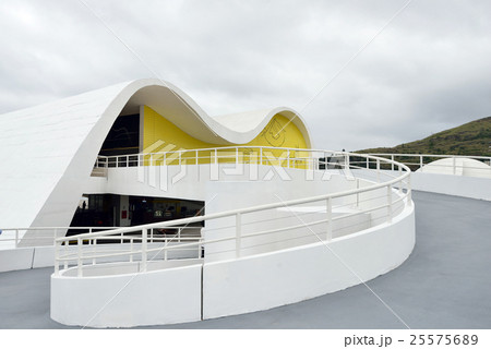 ブラジル　リオデジャネイロ　ニーマイヤー市民劇場 25575689