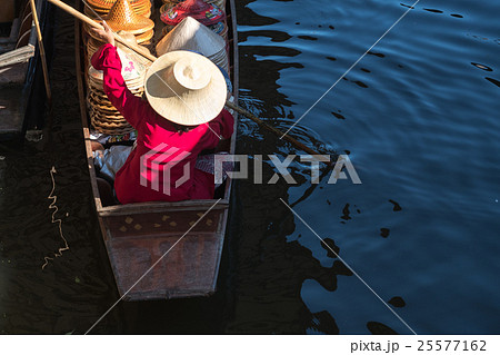Damnoen Saduak floating market Thailand. 25577162