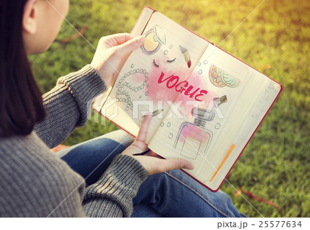 Chic Cosmetics Trendy Vogue Fashion Concept 25577634