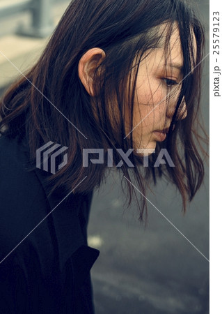 Woman Teenager Portrait Hipster Style Concept 25579123