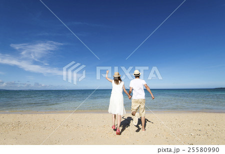 海とカップル 25580990