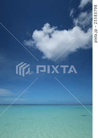 青い海と雲 青い海と雲 25583798
