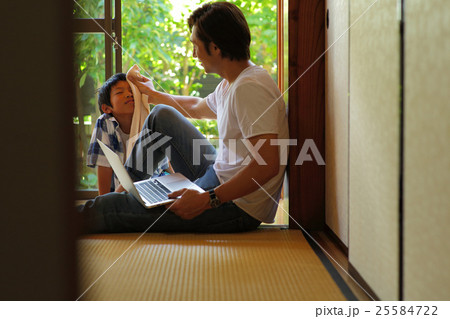 息子と父親の休日 25584722