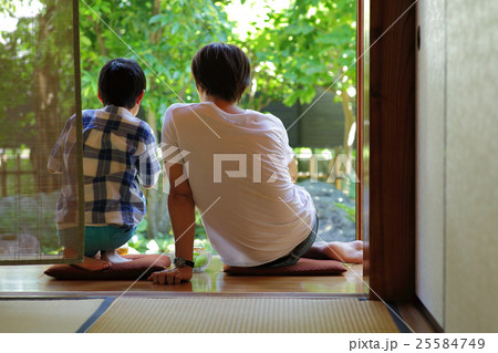 息子と父親の休日 25584749