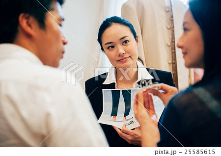 晩婚夫婦のウエディング 打ち合わせ 晩婚夫婦のウエディング 打ち合わせ 25585615