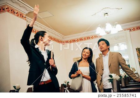 晩婚夫婦のウエディング 打ち合わせ 晩婚夫婦のウエディング 打ち合わせ 25585741