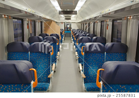 Train interior 25587831