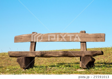 Wooden park bench 25591013
