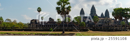 Angkor Wat seen across the pond, Cambodia Angkor Wat seen across the pond, Cambodia 25591108