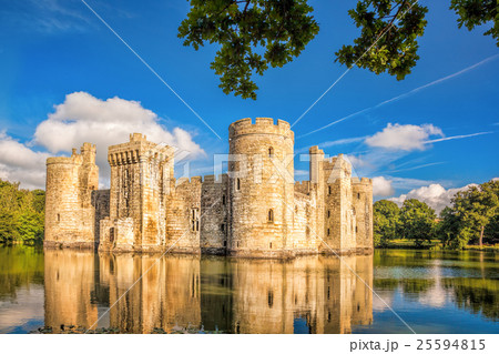 Historic Bodiam Castle in East Sussex, England Historic Bodiam Castle in East Sussex, England 25594815