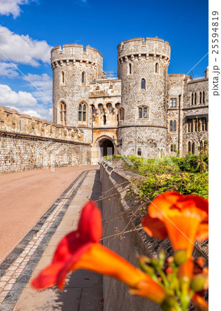 Windsor castle  near London, United Kingdom 25594819