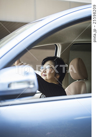 高齢者の運転 高齢者の運転 25598209