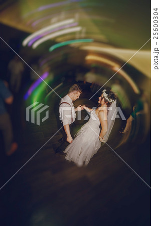 wedding couple HD 25600304