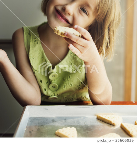 Little Girl Happiness Adolescence Cute Concept Little Girl Happiness Adolescence Cute Concept 25606039