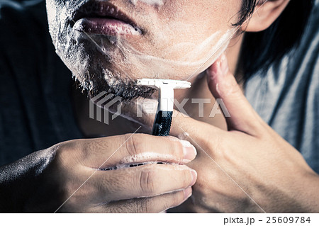 男性 髭剃り 25609784