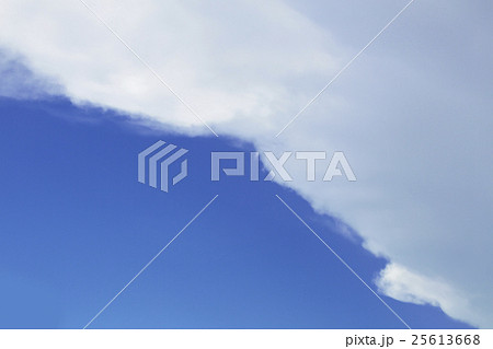 white cloud on blue sky white cloud on blue sky 25613668