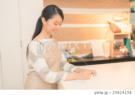 shopping complex　　　　　撮影協力：TENOHA DAIKANYAMA 25614158