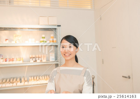 shopping complex　　　　　撮影協力：TENOHA DAIKANYAMA 25614163