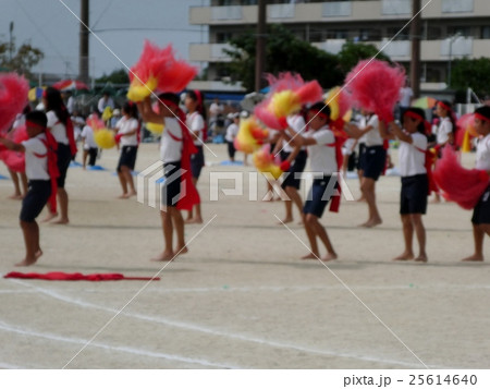 運動会の応援合戦の写真素材