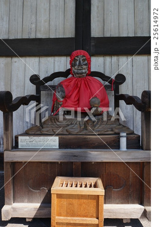 奈良「東大寺」：大仏殿の 庇下にある賓頭盧尊者像（びんずるそんじゃぞう） 25614972