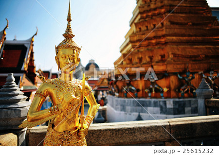 Thailand Landscape : Golden statue Thailand Landscape : Golden statue 25615232