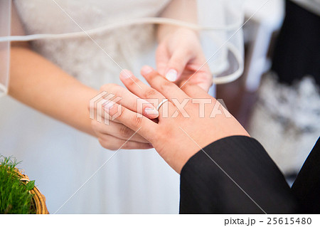 結婚式 指輪交換の写真素材