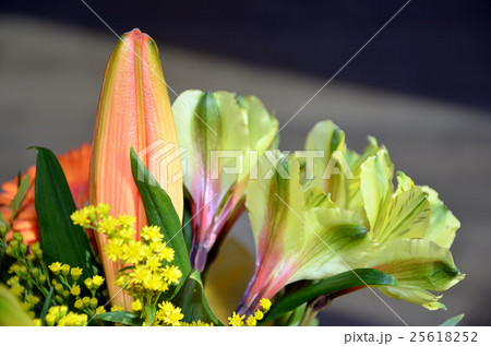 detail of multicolor beaty flower bouquet detail of multicolor beaty flower bouquet 25618252